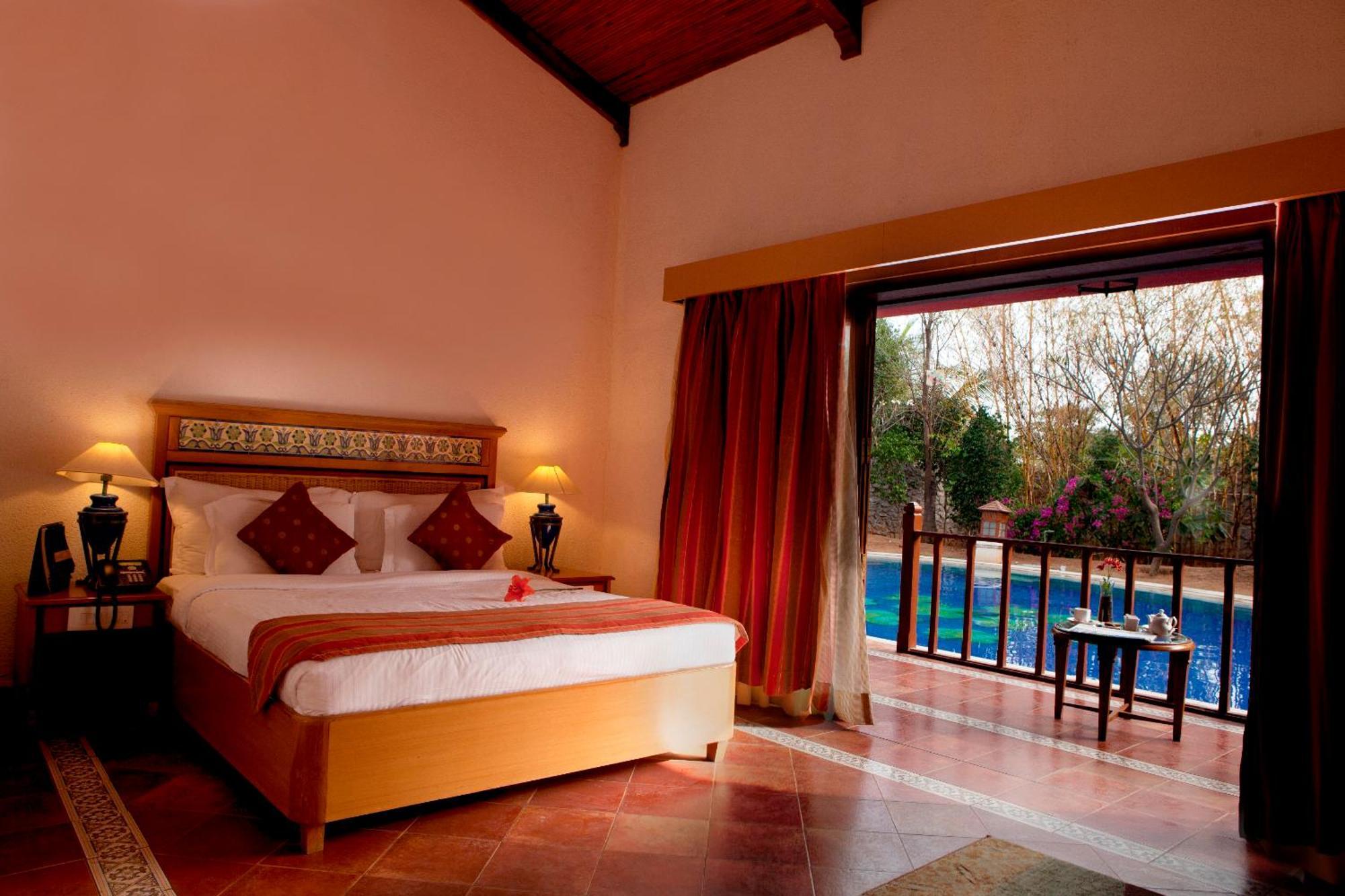 Lagoon Bay Hotel At Leonia Secundurabad Esterno foto